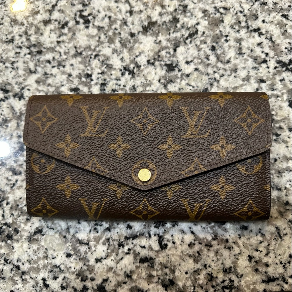 Louis Vuitton Sarah Wallet Fuchsia